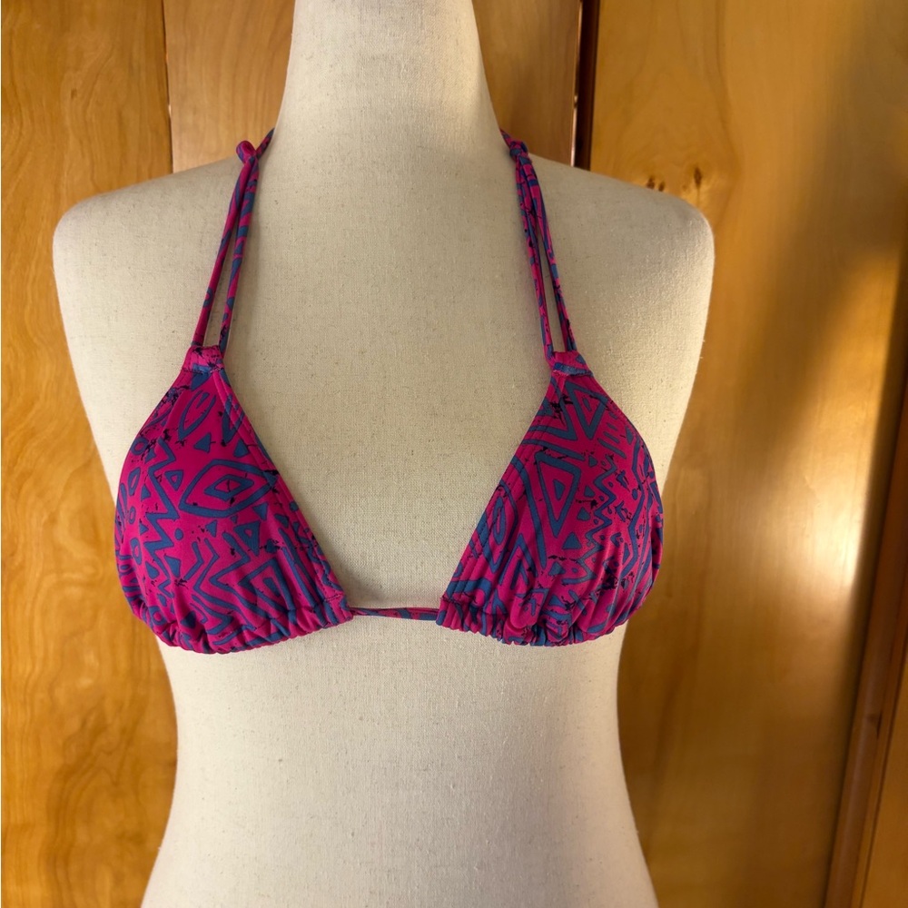 NEW Billabong Vibrant Pink Bikini Top